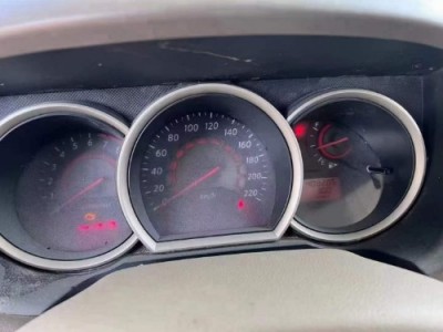 17年日产轩逸小型车