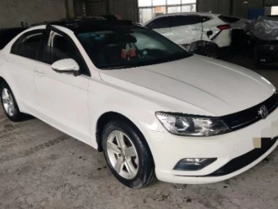 17年大众凌渡小型车