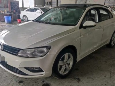 17年大众凌渡小型车