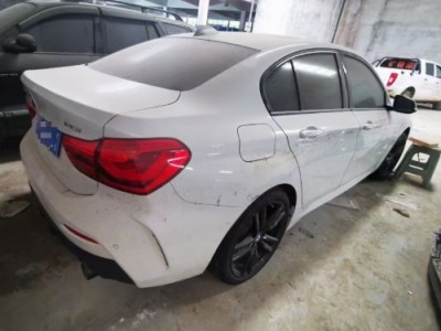 22年宝马宝马1系小型车