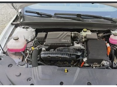 22年比亚迪秦中型车
