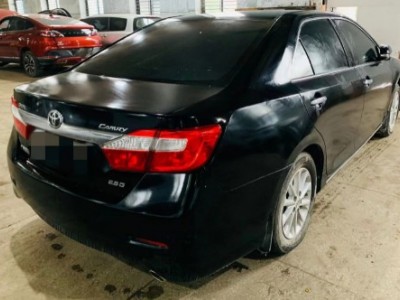 14年丰田凯美瑞中型车