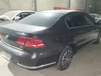 12年大众迈腾中型车