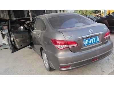 18年日产轩逸小型车
