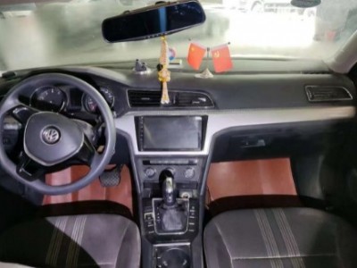 17年大众凌渡中型车