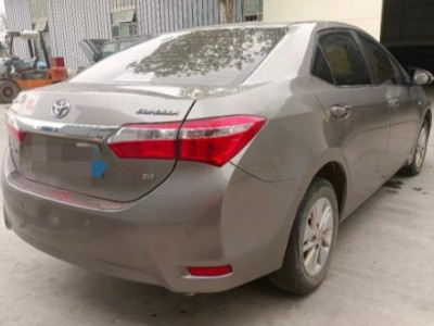 16年丰田卡罗拉中型车