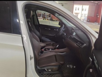 21年宝马宝马X1中型车