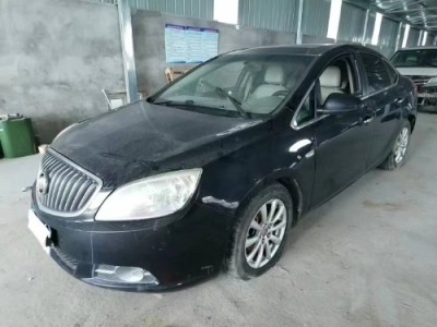 13年别克英朗中型车