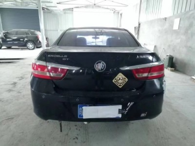 13年别克英朗中型车