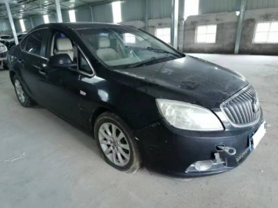 13年别克英朗中型车