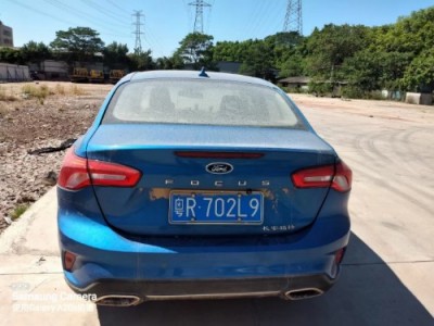 21年福特福克斯小型车