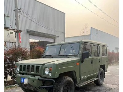 19年北汽制造勇士中型车