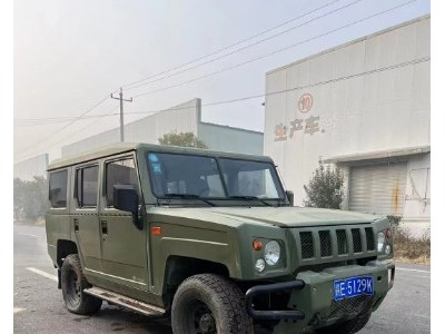 19年北汽制造勇士中型车