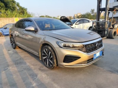 22年大众帕萨特小型车