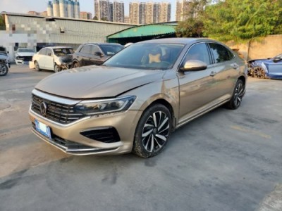 22年大众帕萨特小型车