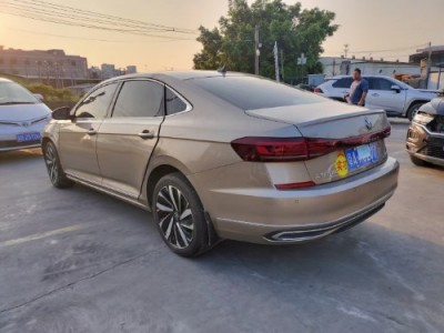 22年大众帕萨特小型车