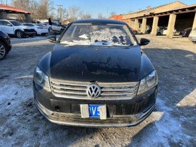 16年大众迈腾小型车