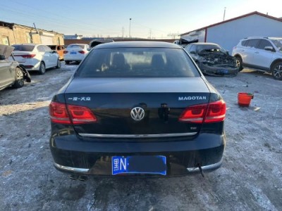 16年大众迈腾小型车