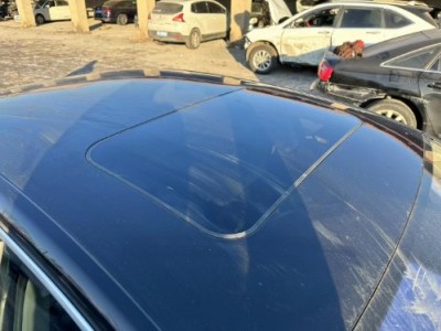 16年大众迈腾小型车