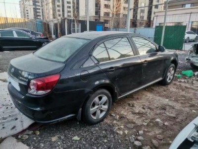 10年大众朗逸小型车