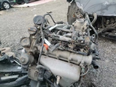 10年大众朗逸小型车