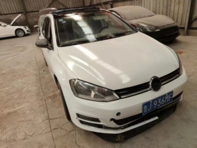 14年大众高尔夫中型车