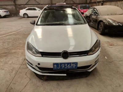14年大众高尔夫中型车