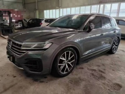 19年大众途锐SUV
