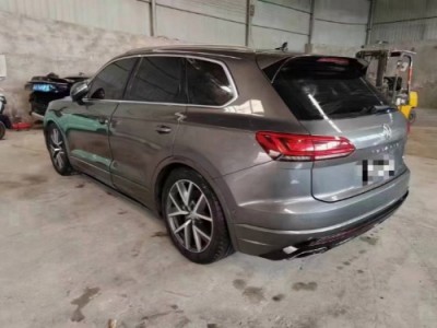 19年大众途锐SUV