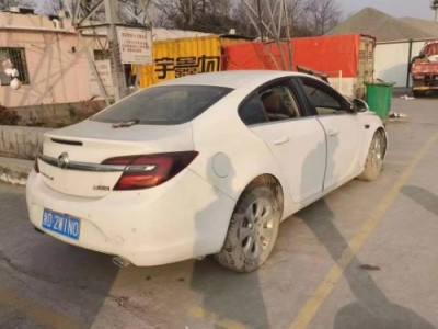 15年别克君威中型车