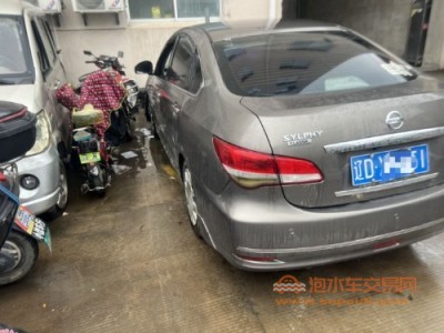 16年日产轩逸中型车