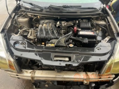 16年日产轩逸中型车