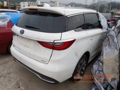19年比亚迪宋MAX中型车