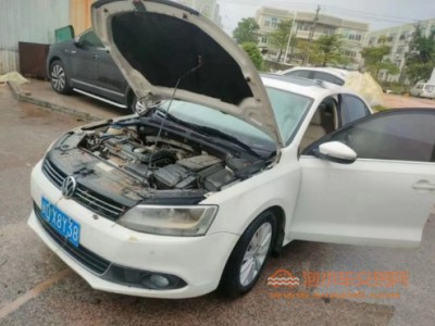 13年大众速腾中型车
