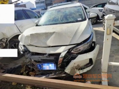 23年日产轩逸中型车