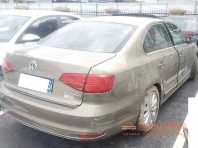 15年大众速腾中型车
