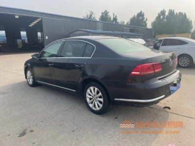 13年大众迈腾中型车