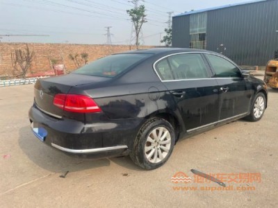 13年大众迈腾中型车