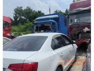 16年大众速腾中型车