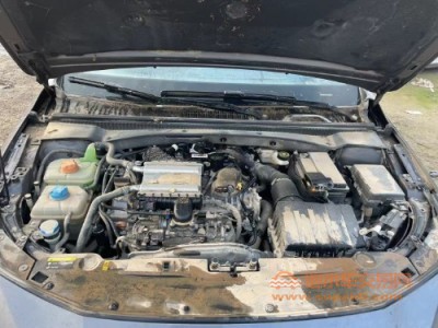 21年广汽传祺影豹中型车