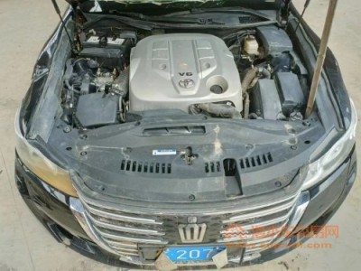 17年丰田皇冠中型车