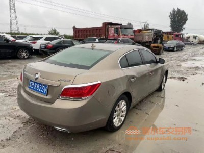 12年别克君越中型车