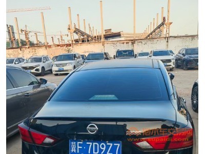 22年日产天籁中型车