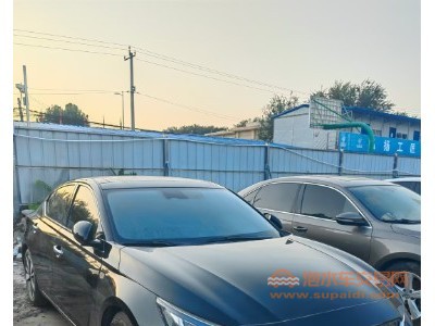 22年日产天籁中型车