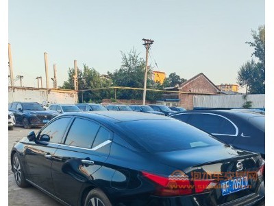 22年日产天籁中型车