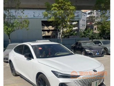 23年长安长安UN-V中型车