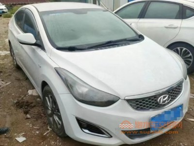 17年现代朗动中型车