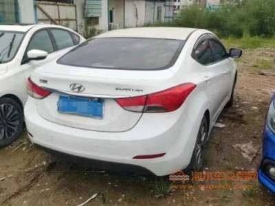 17年现代朗动中型车