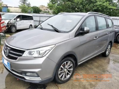 20年宝骏宝骏730SUV