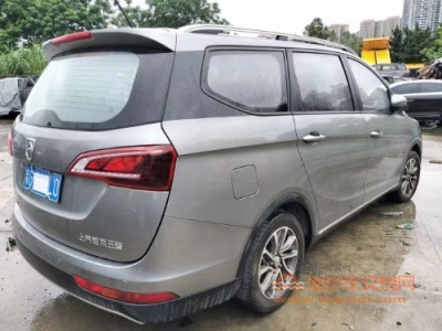 20年宝骏宝骏730SUV